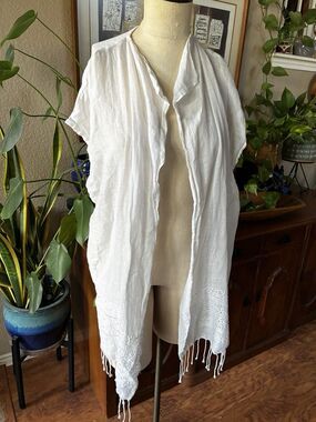 J CREW Cover Up Women Small Ivory Lightweight Beach Poncho Coastal Resort Eyelet